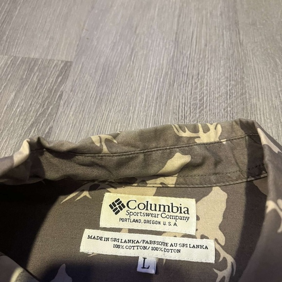 Columbia Button up - Picture 3 of 3